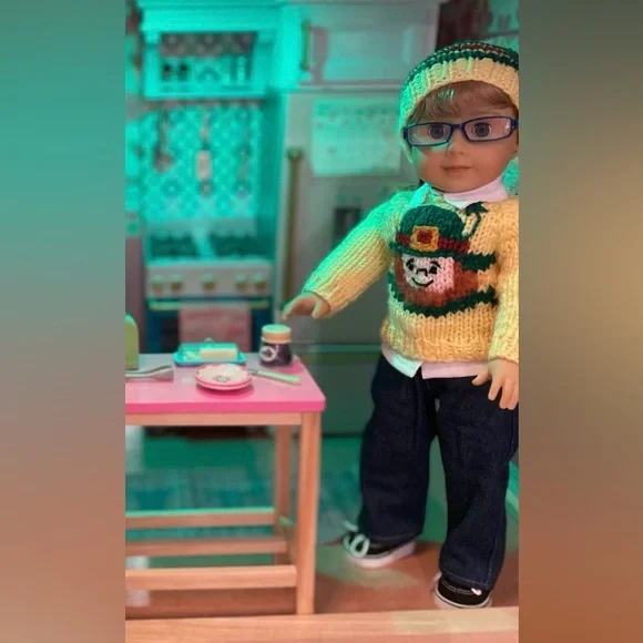 Hand-Knitted Leprechaun Set - Picture 6 of 6